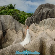 ladigue-honeymoon-photoshoot-in-seychelles_017